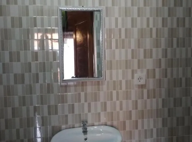 Bemo & Pool بيت ضيافة